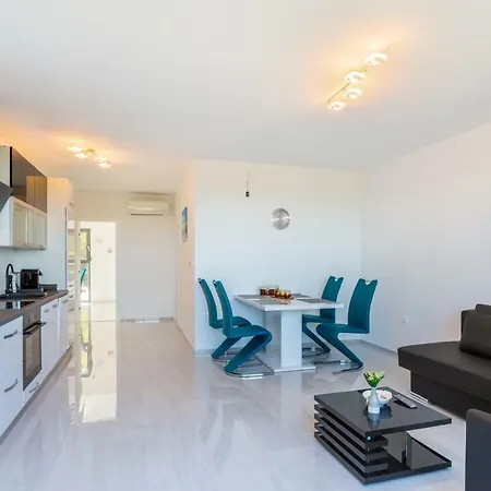 Seaside & Spa Apartment